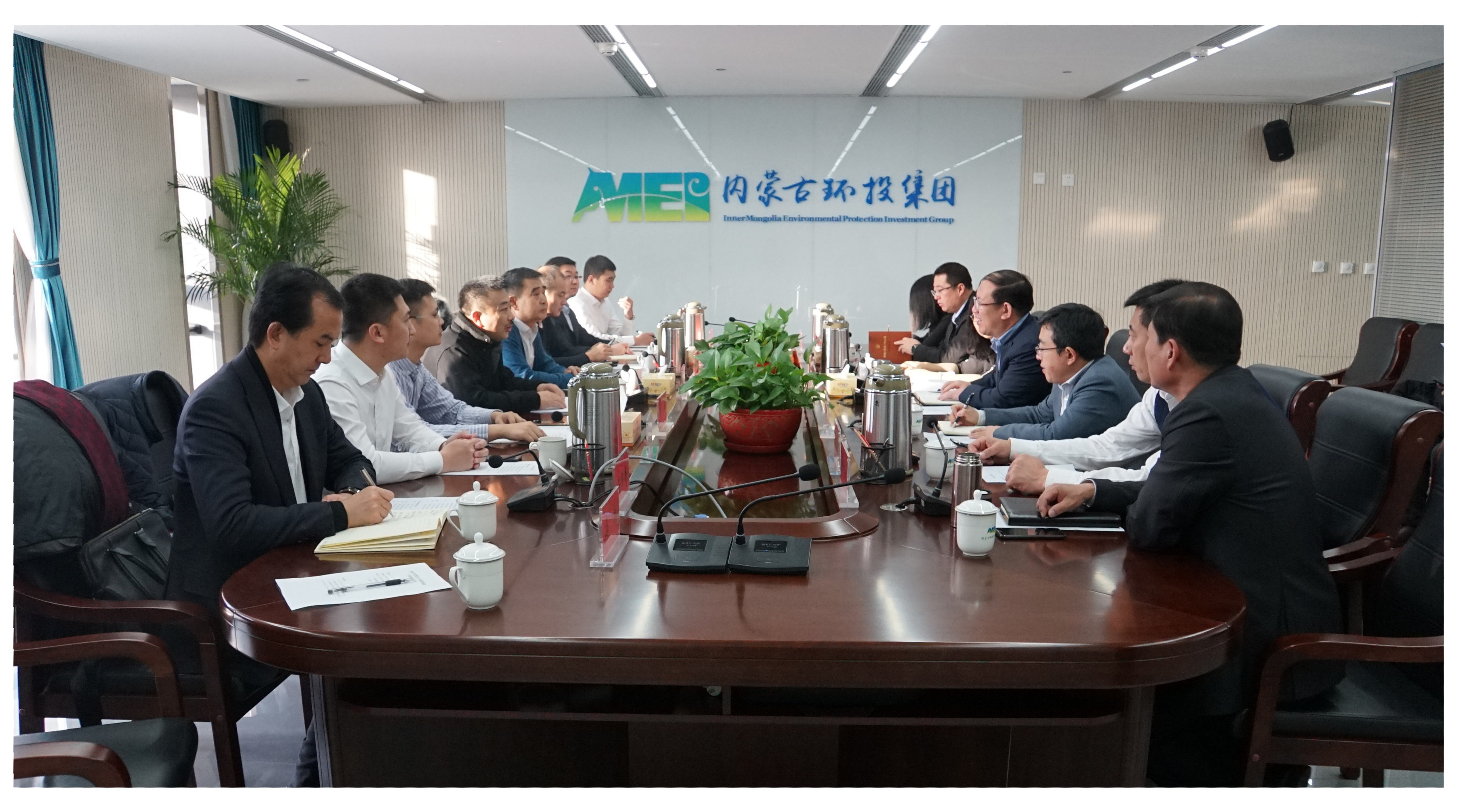 中建集团基础设施事业部徐建林一行赴环投集团洽谈合作