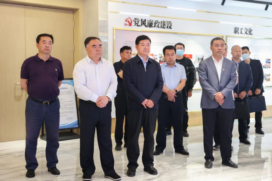 呼和浩特市新城区区委书记赵永刚区长殷树刚一行到内蒙古环投集团调研