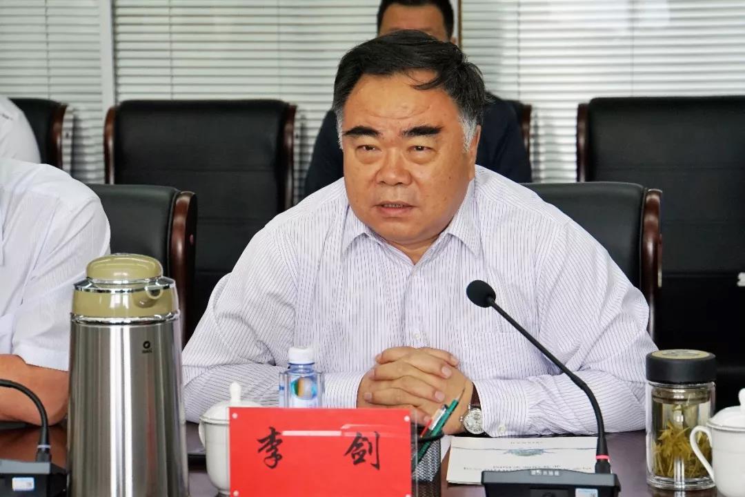 内蒙古能源发电投资集团总经理仝孝忠一行来我集团洽谈合作